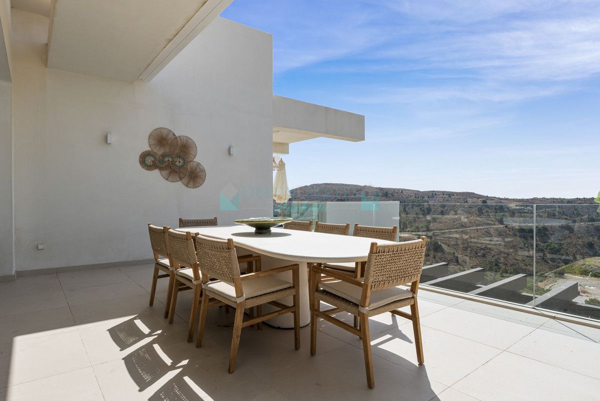 Penthouse for sale in Benahavis