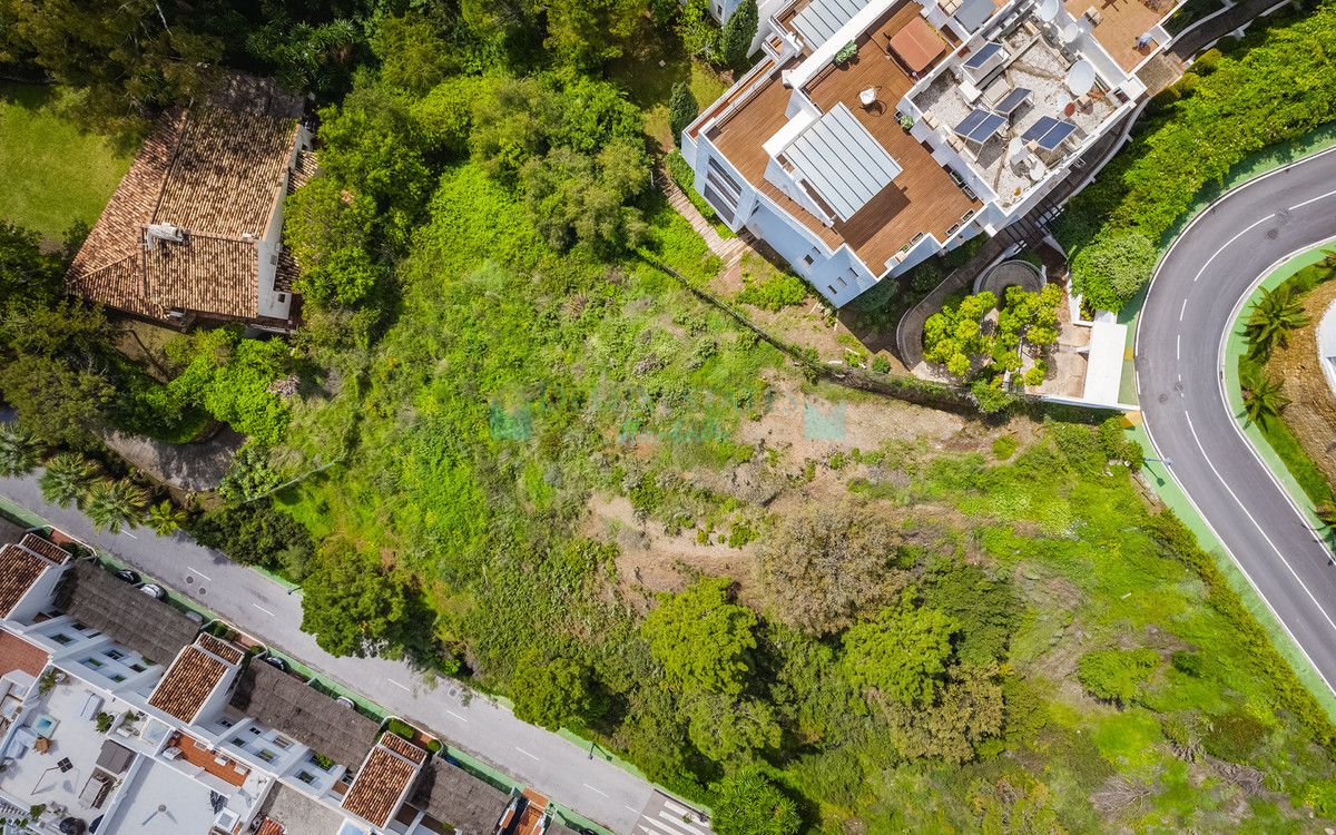 Plot for sale in Benahavis