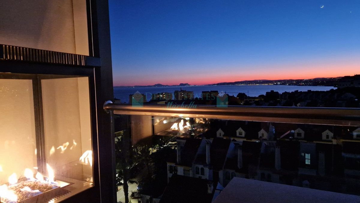 Penthouse for sale in Estepona