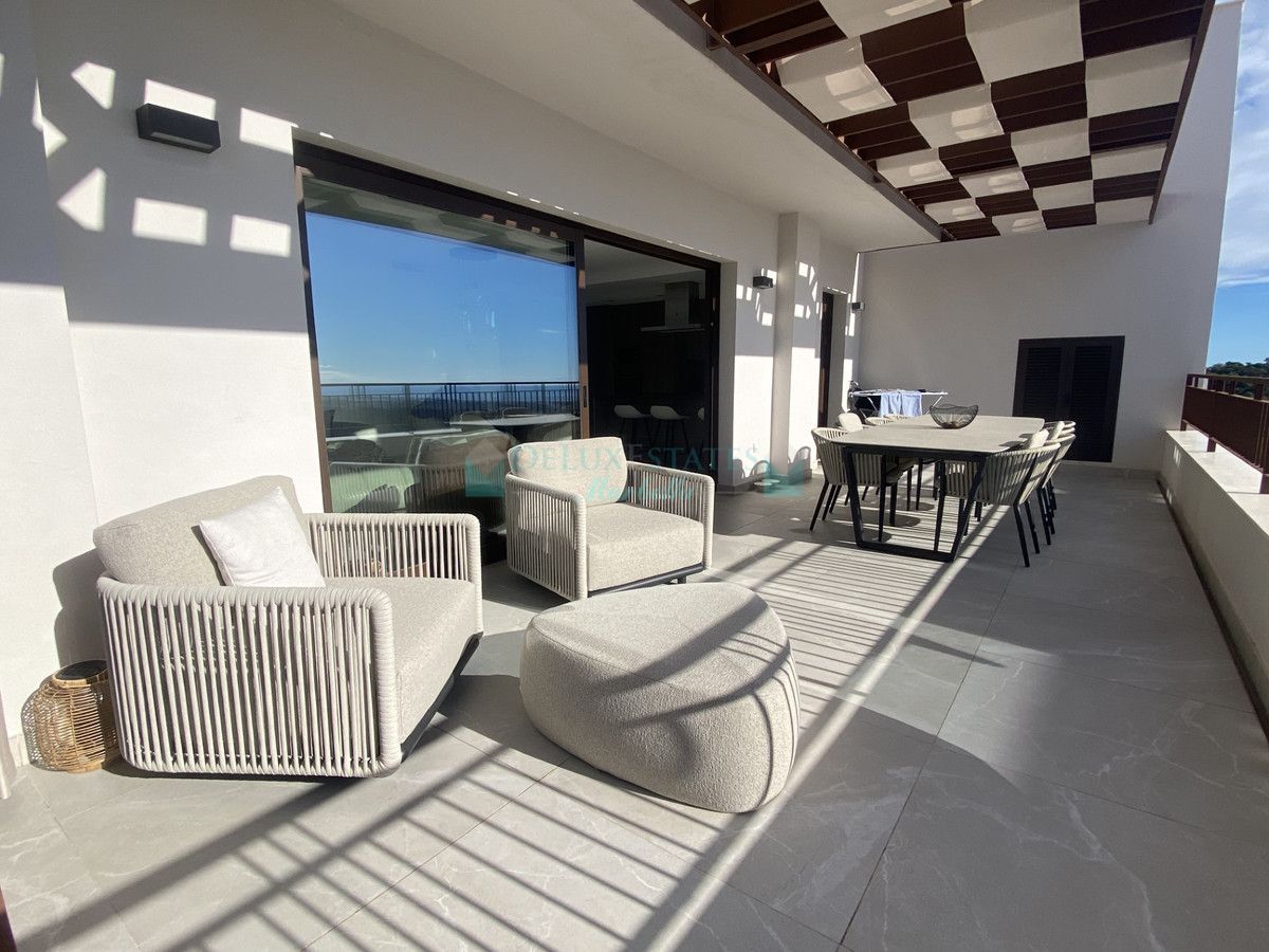 Penthouse for rent in Istan