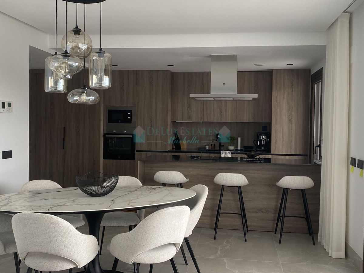 Penthouse for rent in Istan