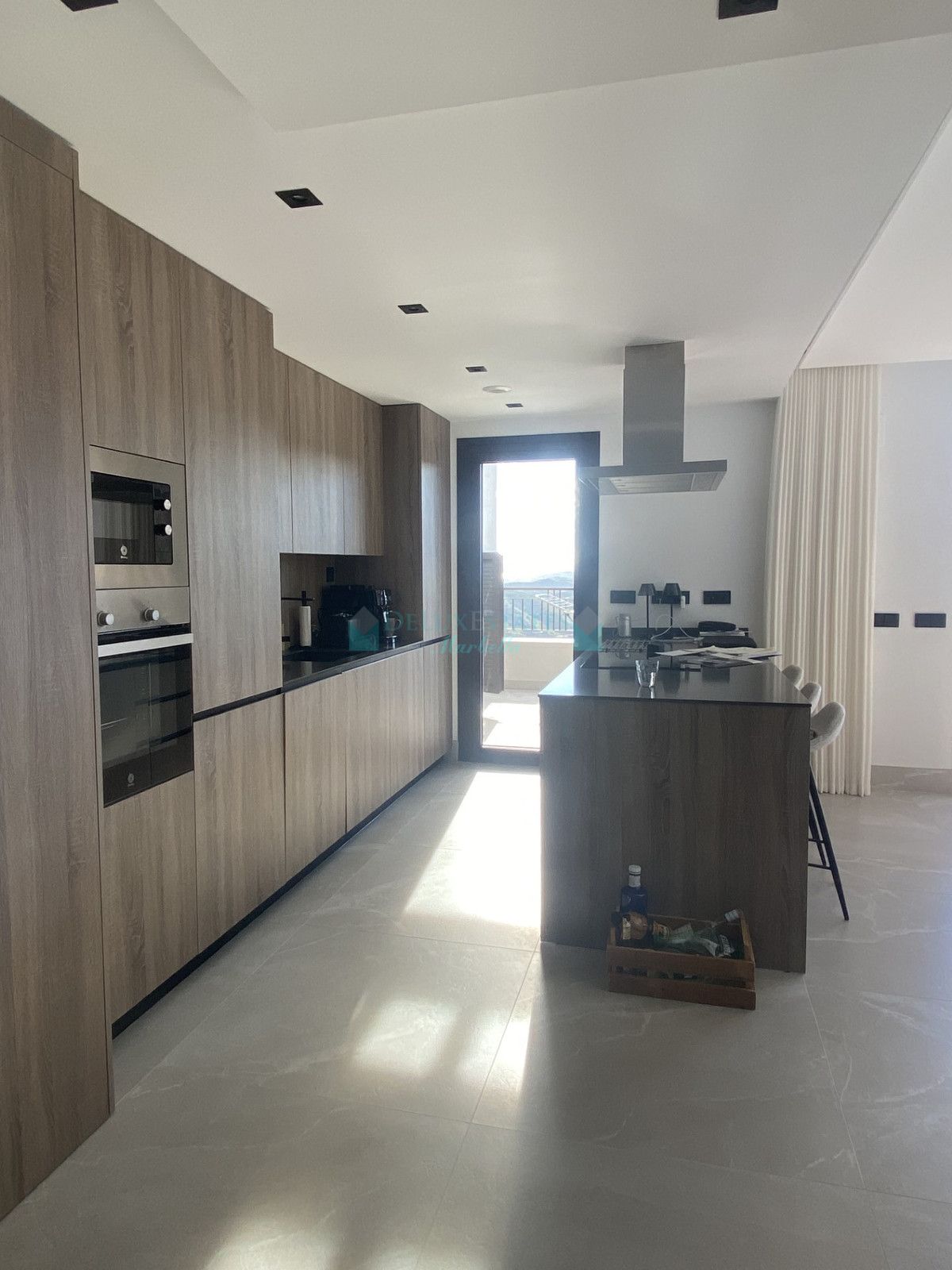 Penthouse for rent in Istan
