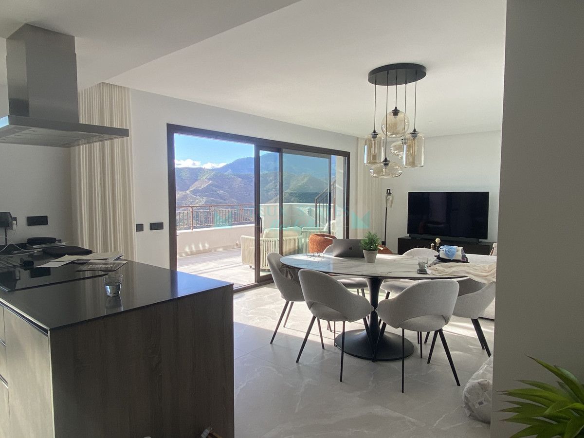Penthouse for rent in Istan