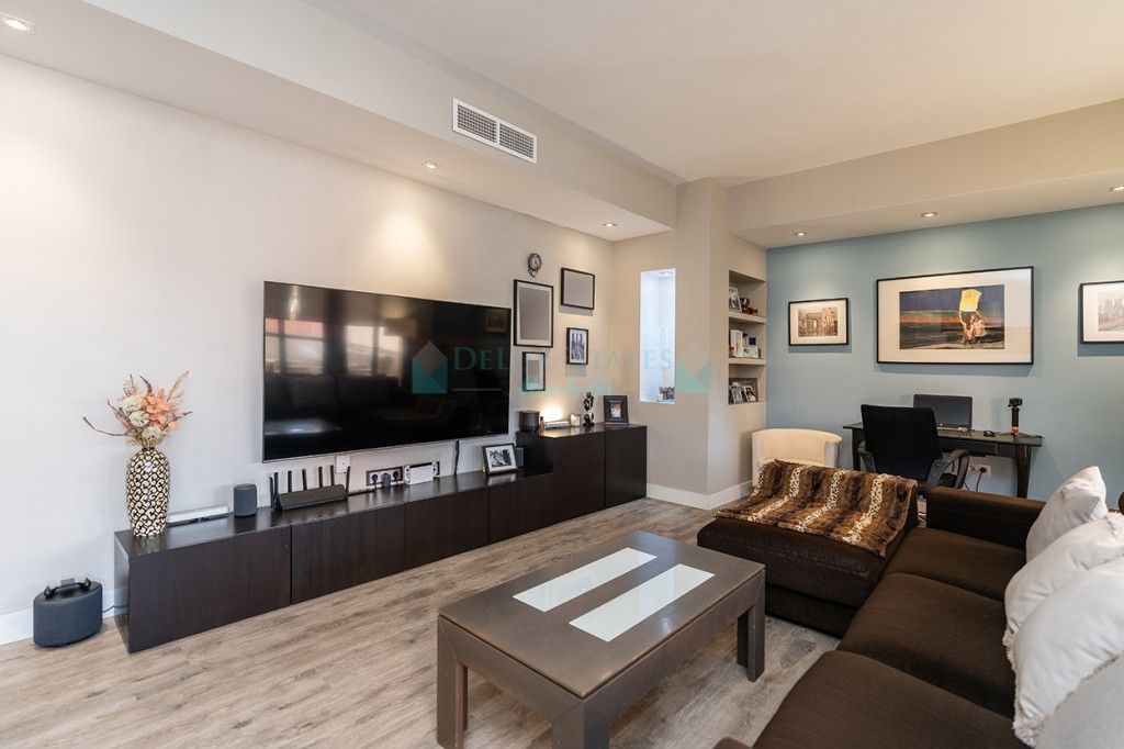 Apartment for sale in Elviria, Marbella East