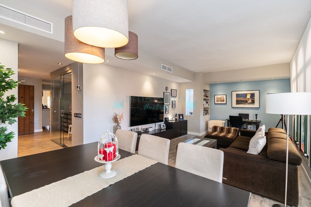 Apartment for sale in Elviria, Marbella East