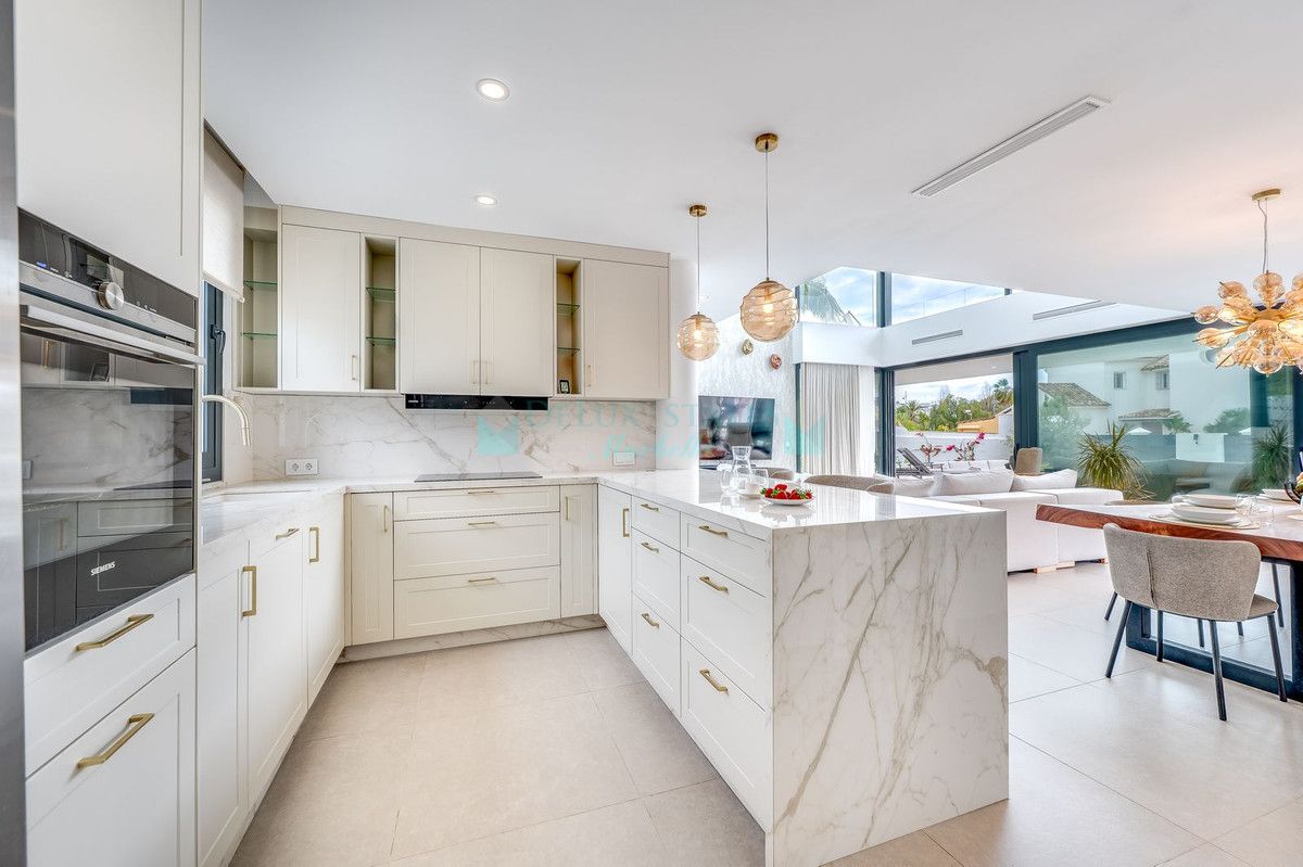 Villa for sale in San Pedro de Alcantara