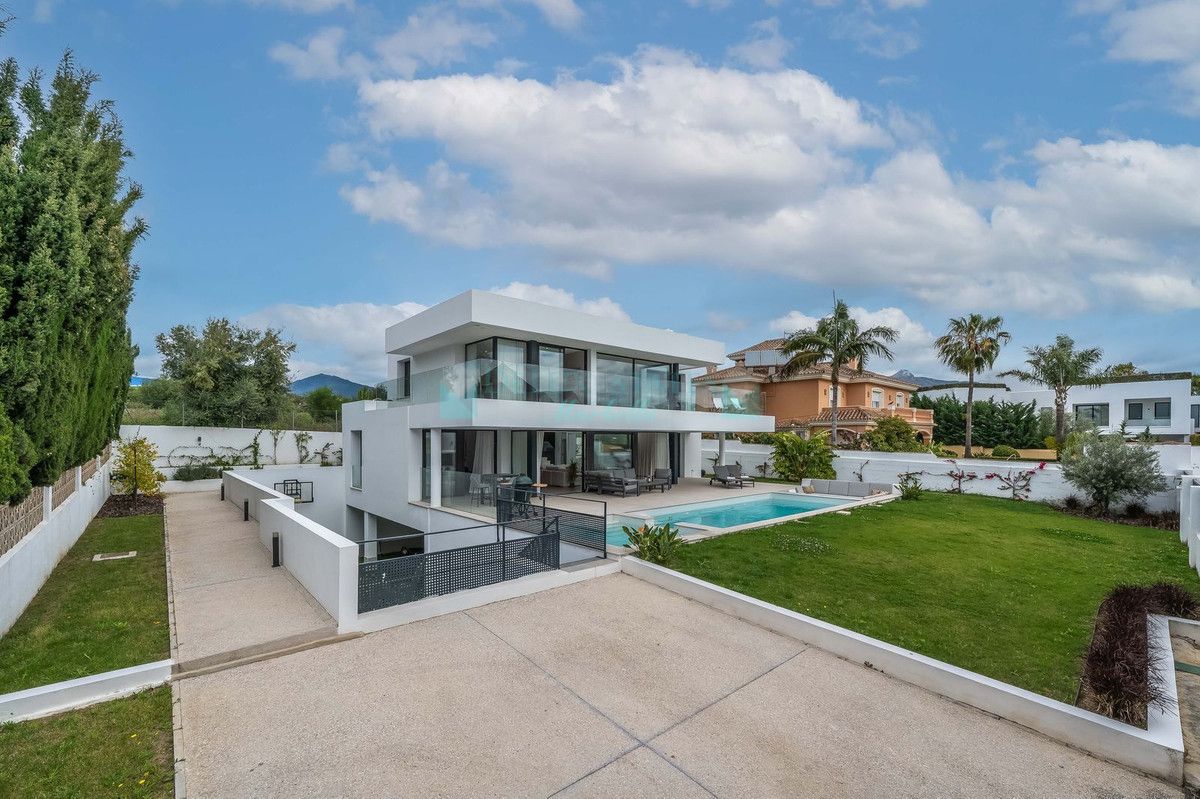 Villa for sale in San Pedro de Alcantara