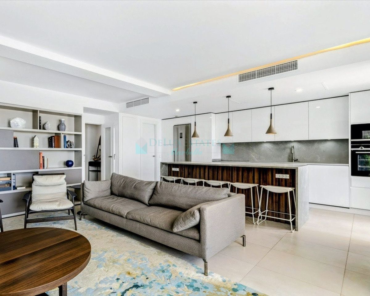 Penthouse for sale in Los Altos de los Monteros, Marbella East