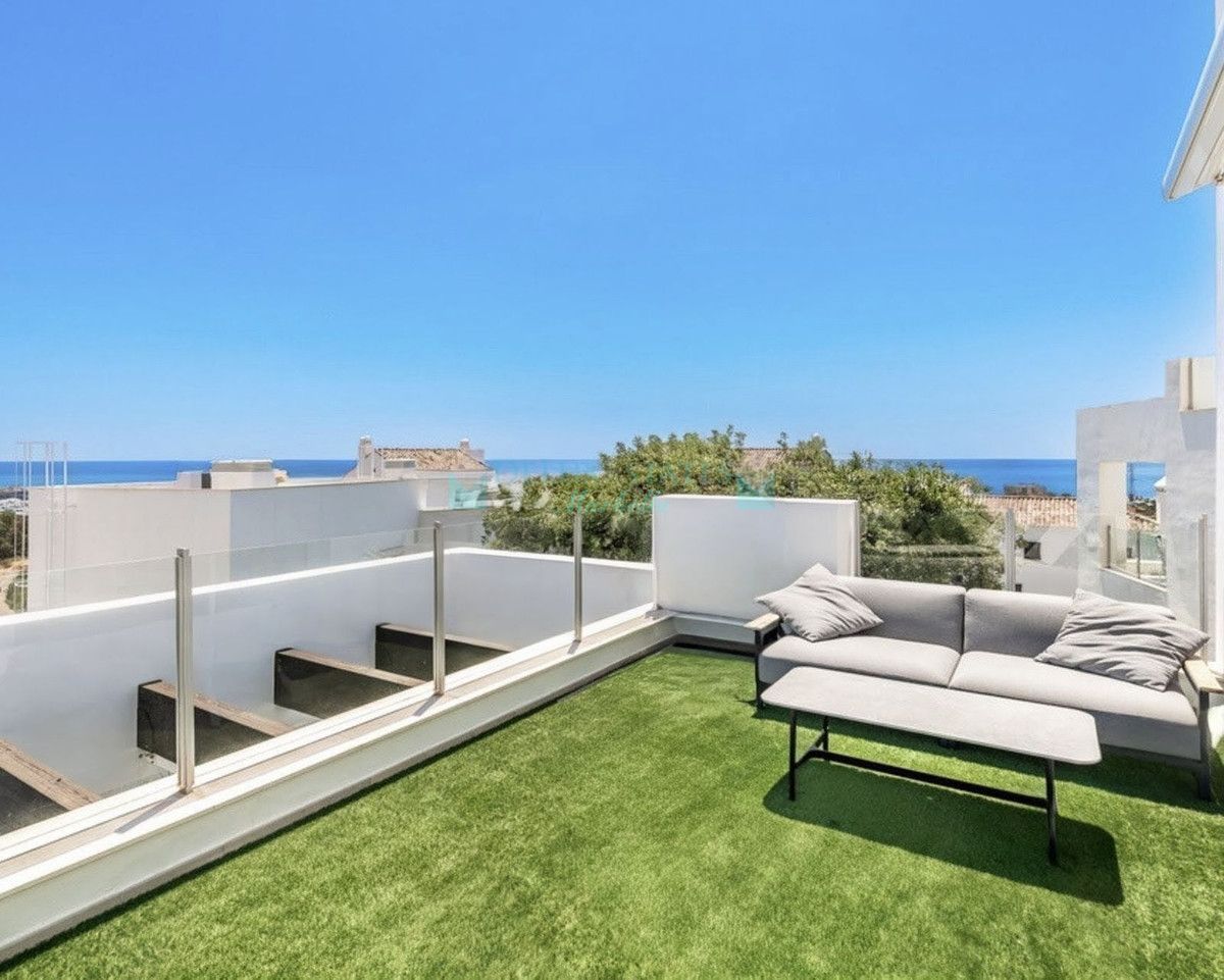 Penthouse for sale in Los Altos de los Monteros, Marbella East