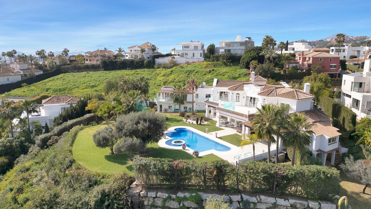 Villa en venta en Nueva Andalucia