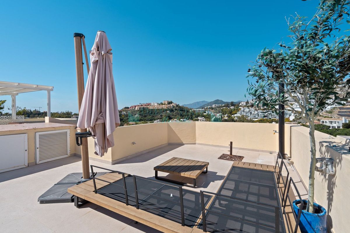 Penthouse for sale in La Quinta, Benahavis