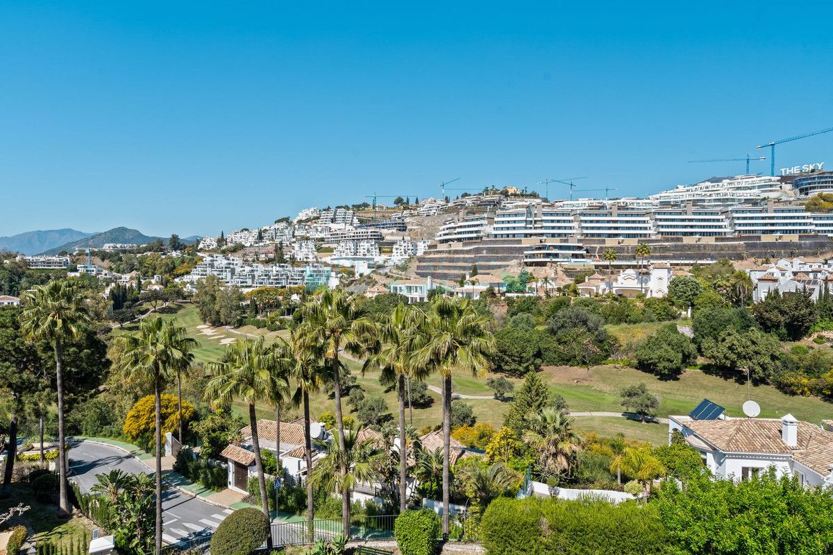 Penthouse for sale in La Quinta, Benahavis