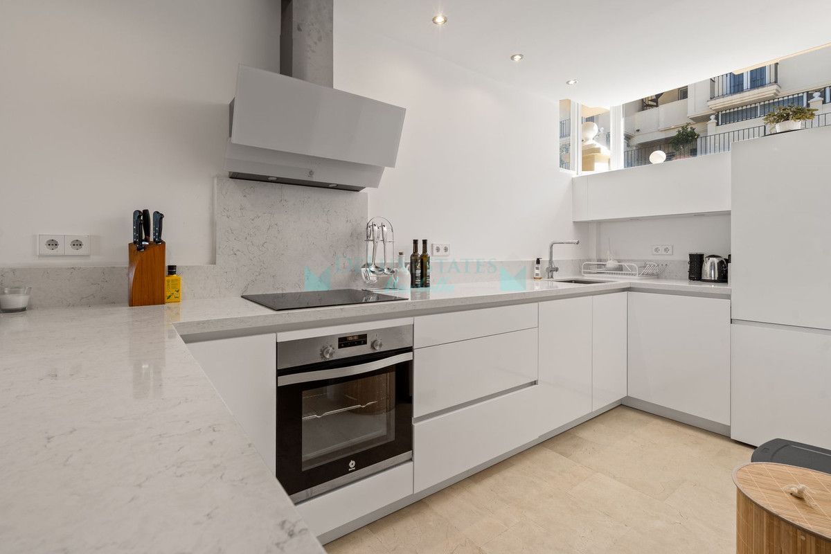 Penthouse for sale in La Quinta, Benahavis