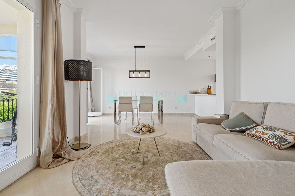 Penthouse for sale in La Quinta, Benahavis