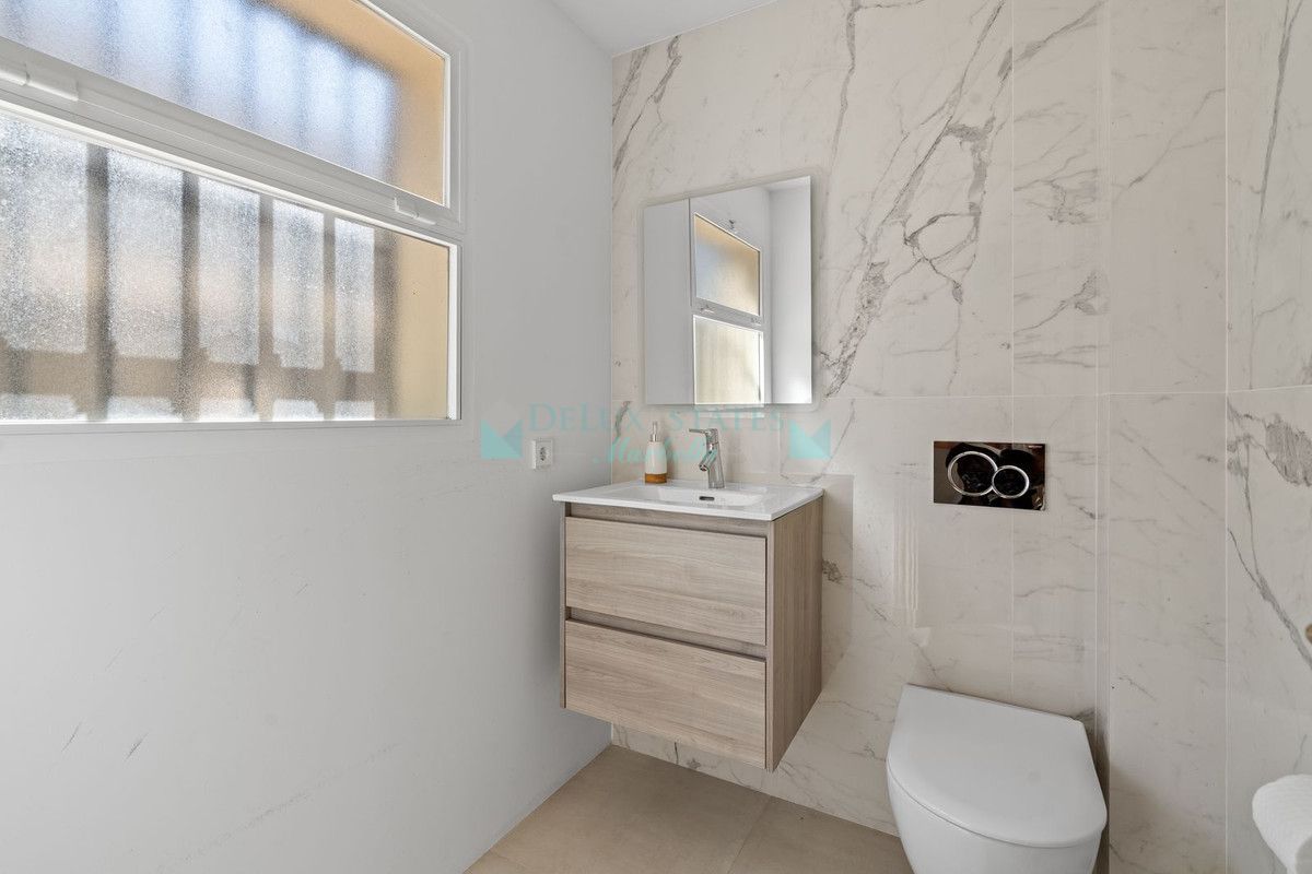 Penthouse for sale in La Quinta, Benahavis