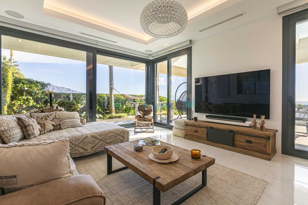 Villa for sale in Benahavis