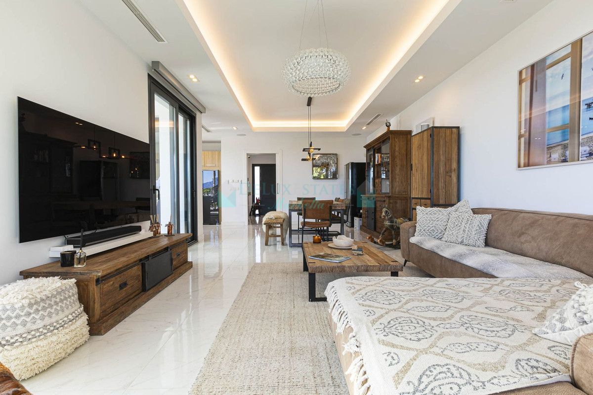 Villa for sale in Benahavis