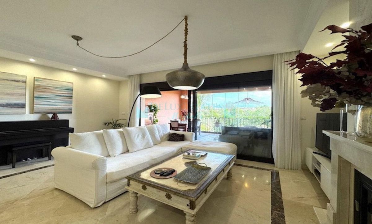 Town House for sale in Estepona