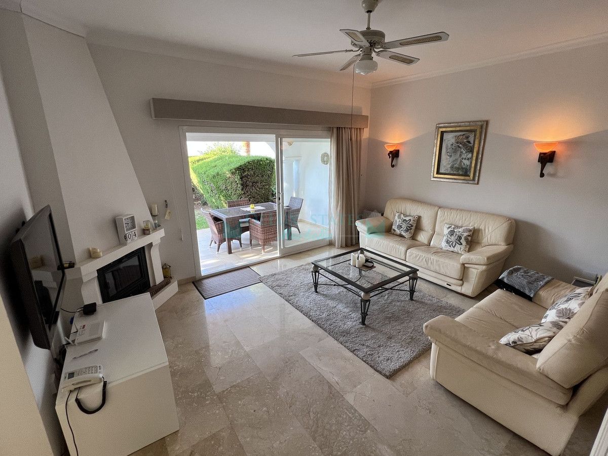 Town House for sale in El Paraiso, Estepona