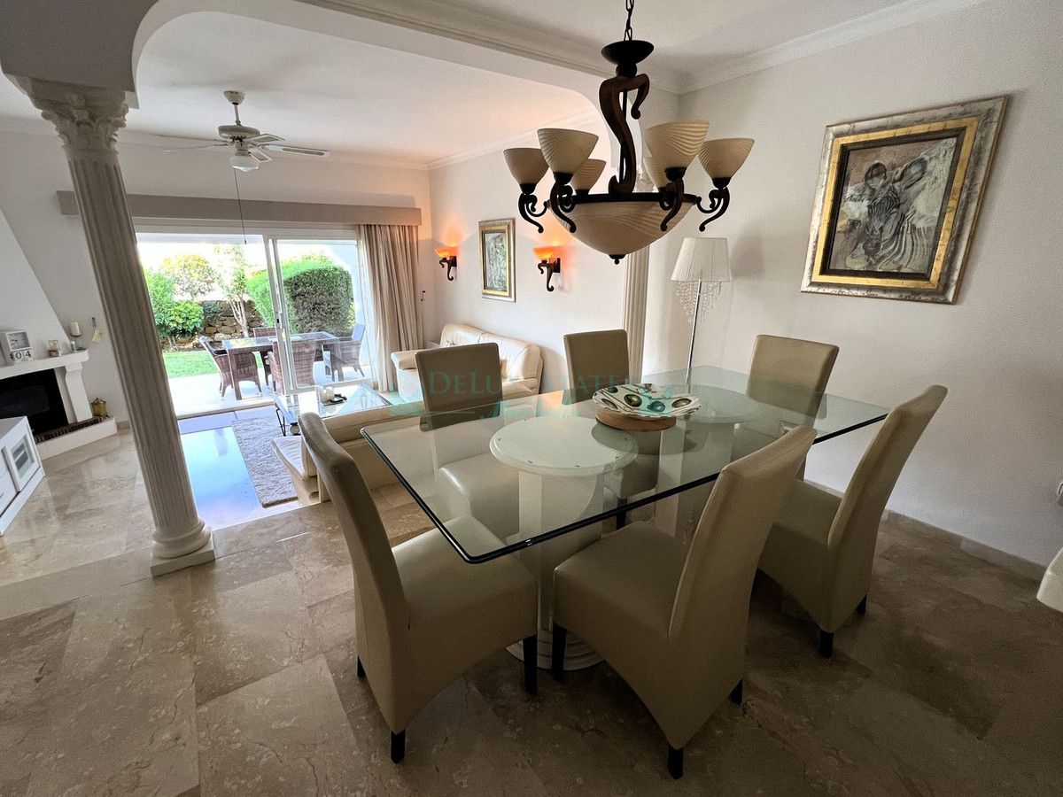 Town House for sale in El Paraiso, Estepona