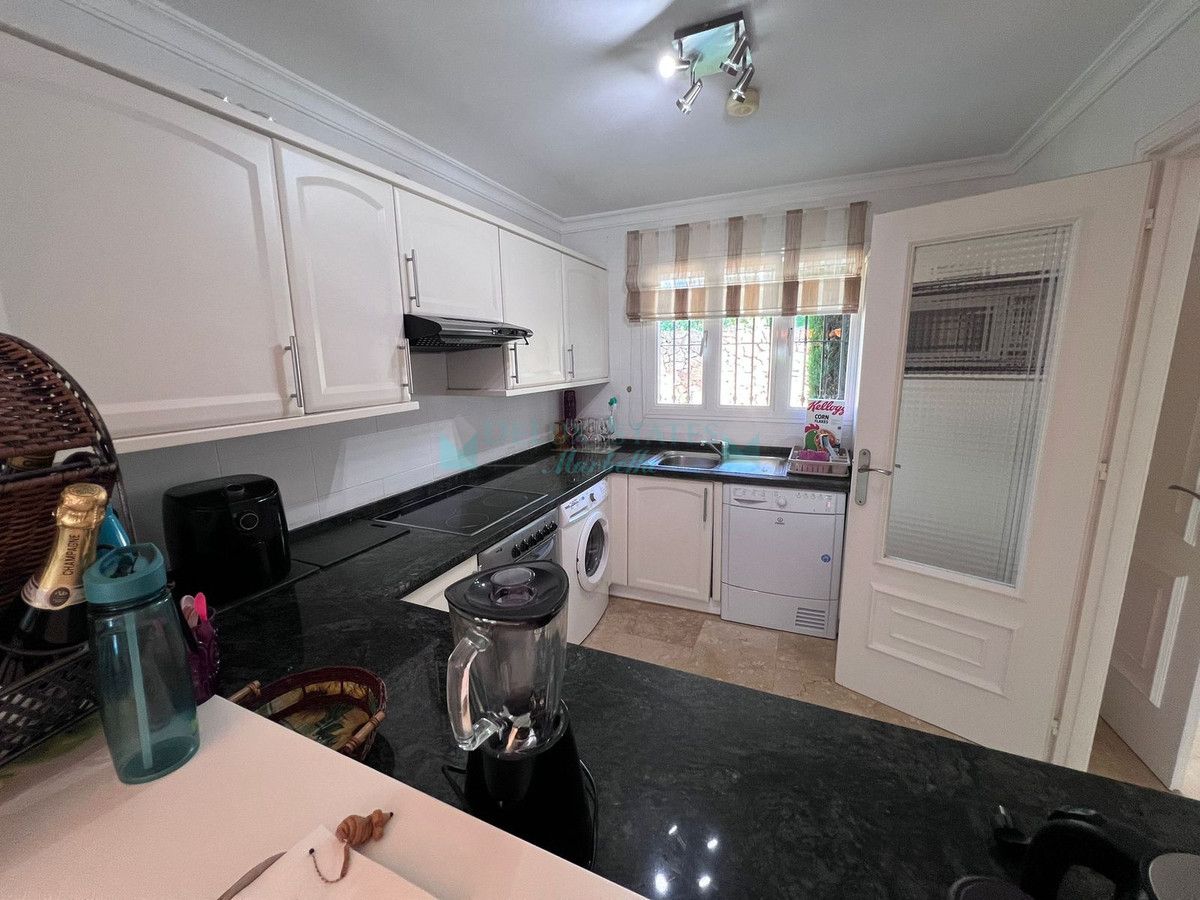 Town House for sale in El Paraiso, Estepona