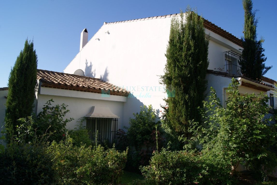 Town House for sale in El Paraiso, Estepona