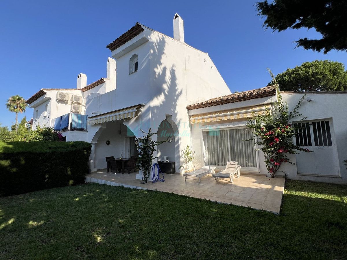 Town House for sale in El Paraiso, Estepona
