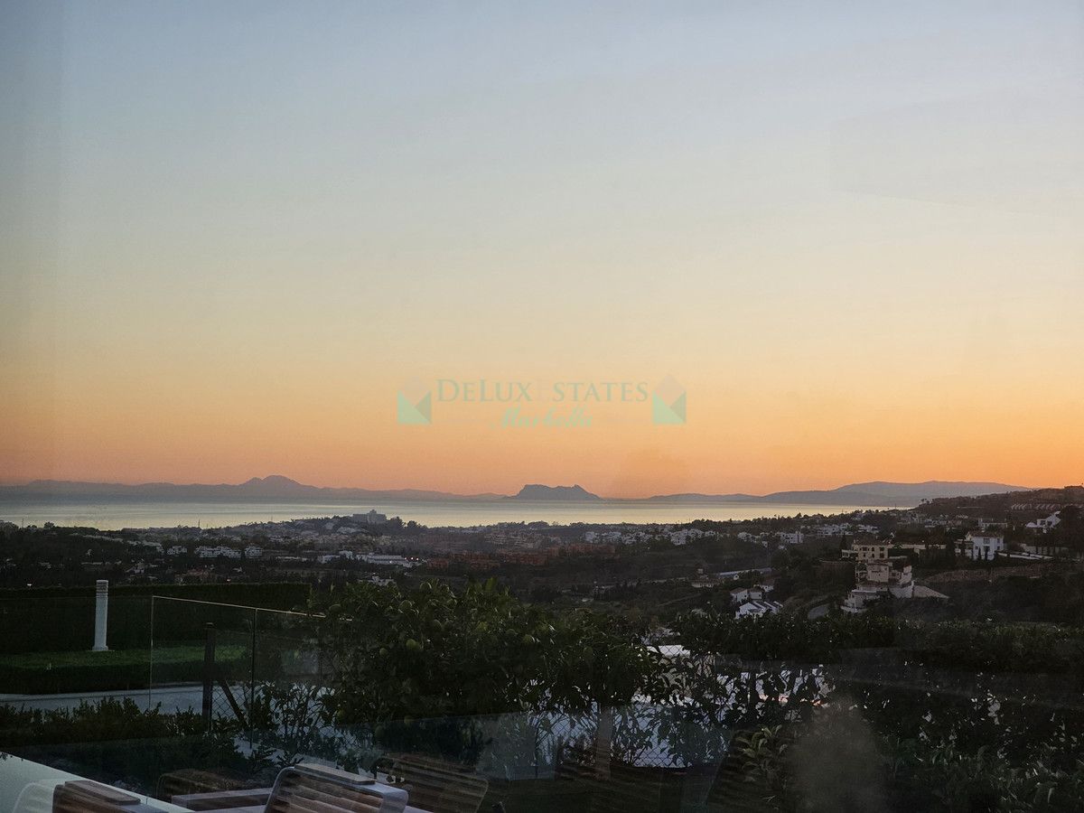 Villa for sale in La Quinta, Benahavis