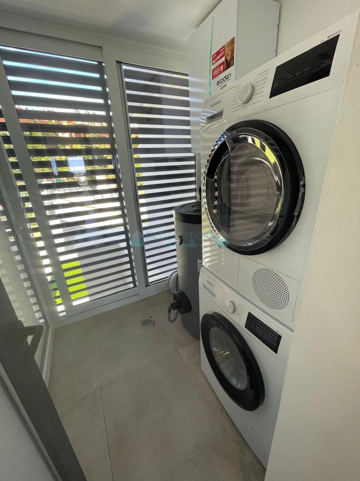 Apartamento en venta en Atalaya, Estepona