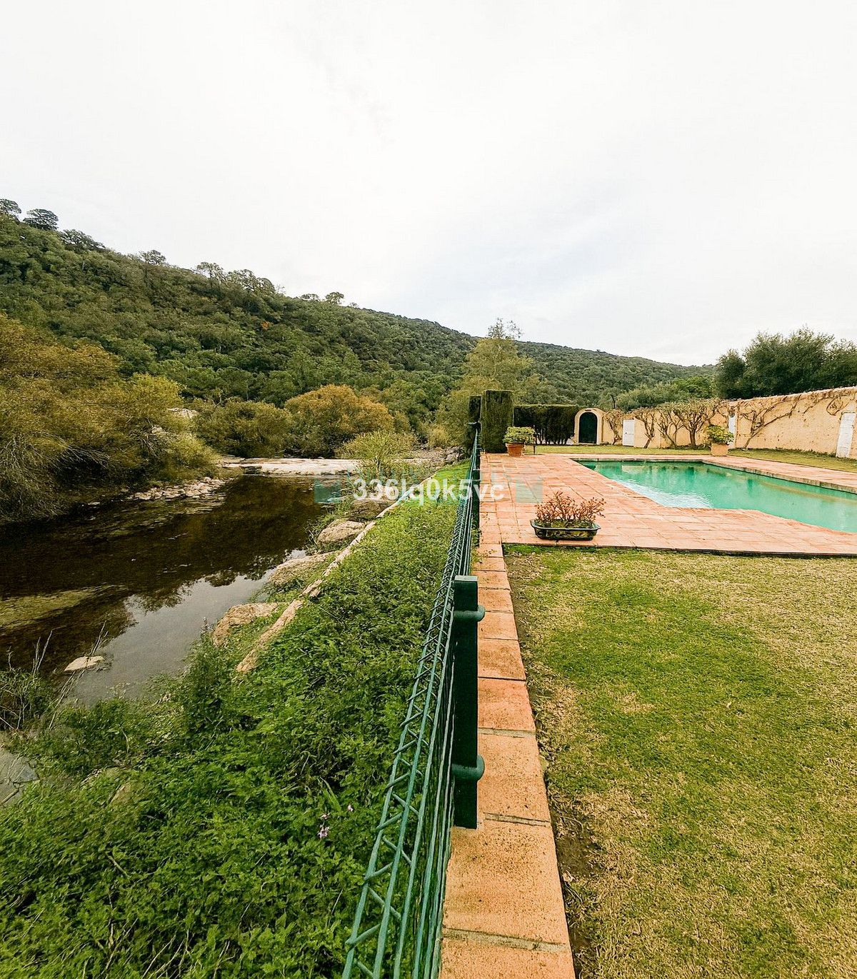 Villa for sale in Benahavis