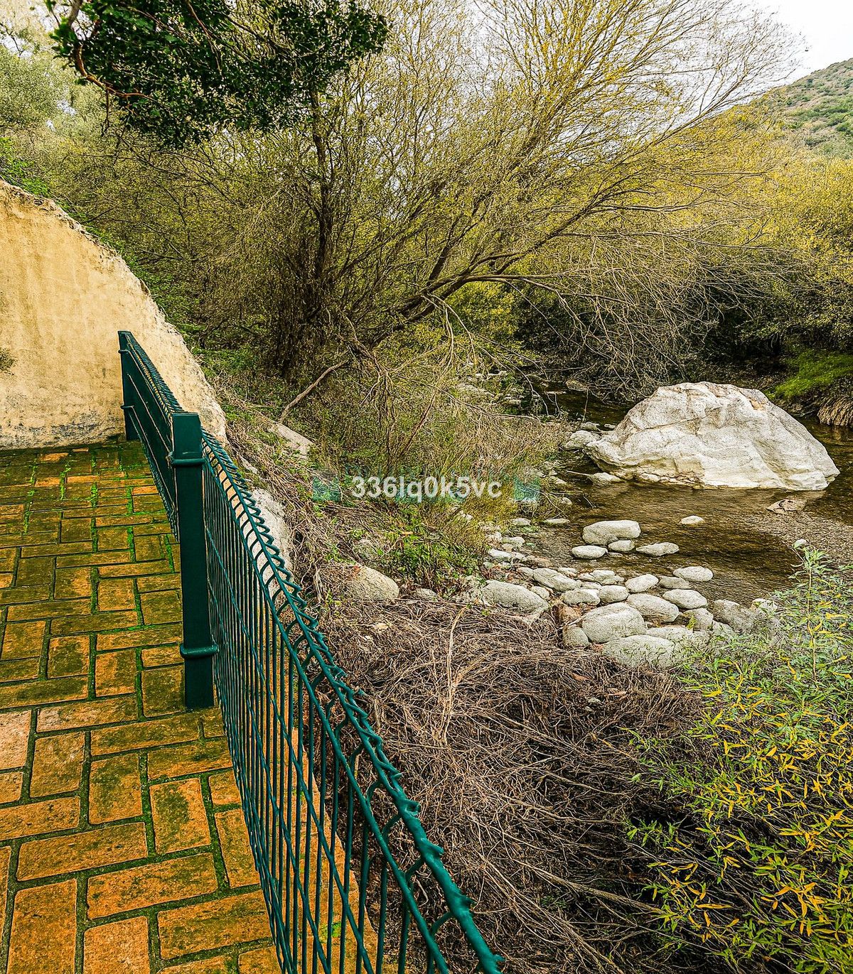 Villa for sale in Benahavis