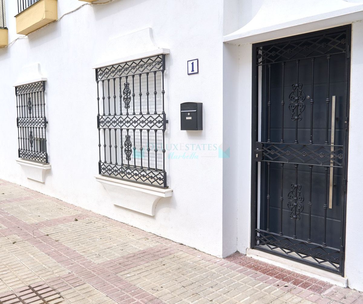 Ground Floor Apartment for sale in Estepona