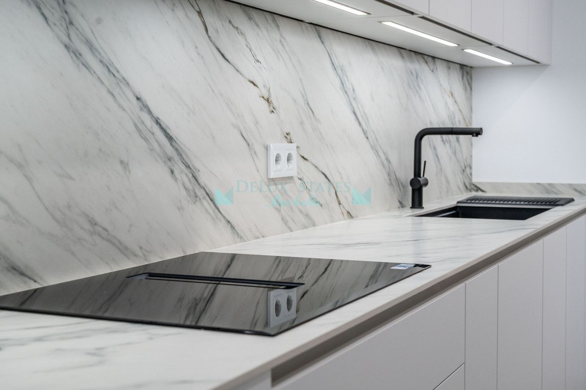 Apartamento en venta en Benahavis