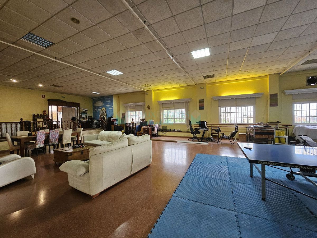Business for sale in Estepona