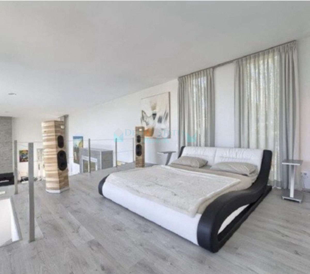 Villa for sale in Benahavis