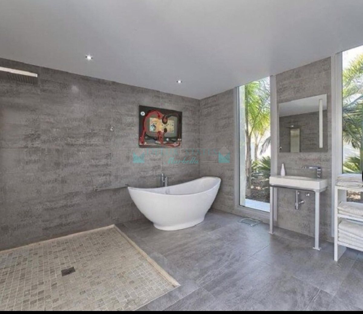 Villa for sale in Benahavis