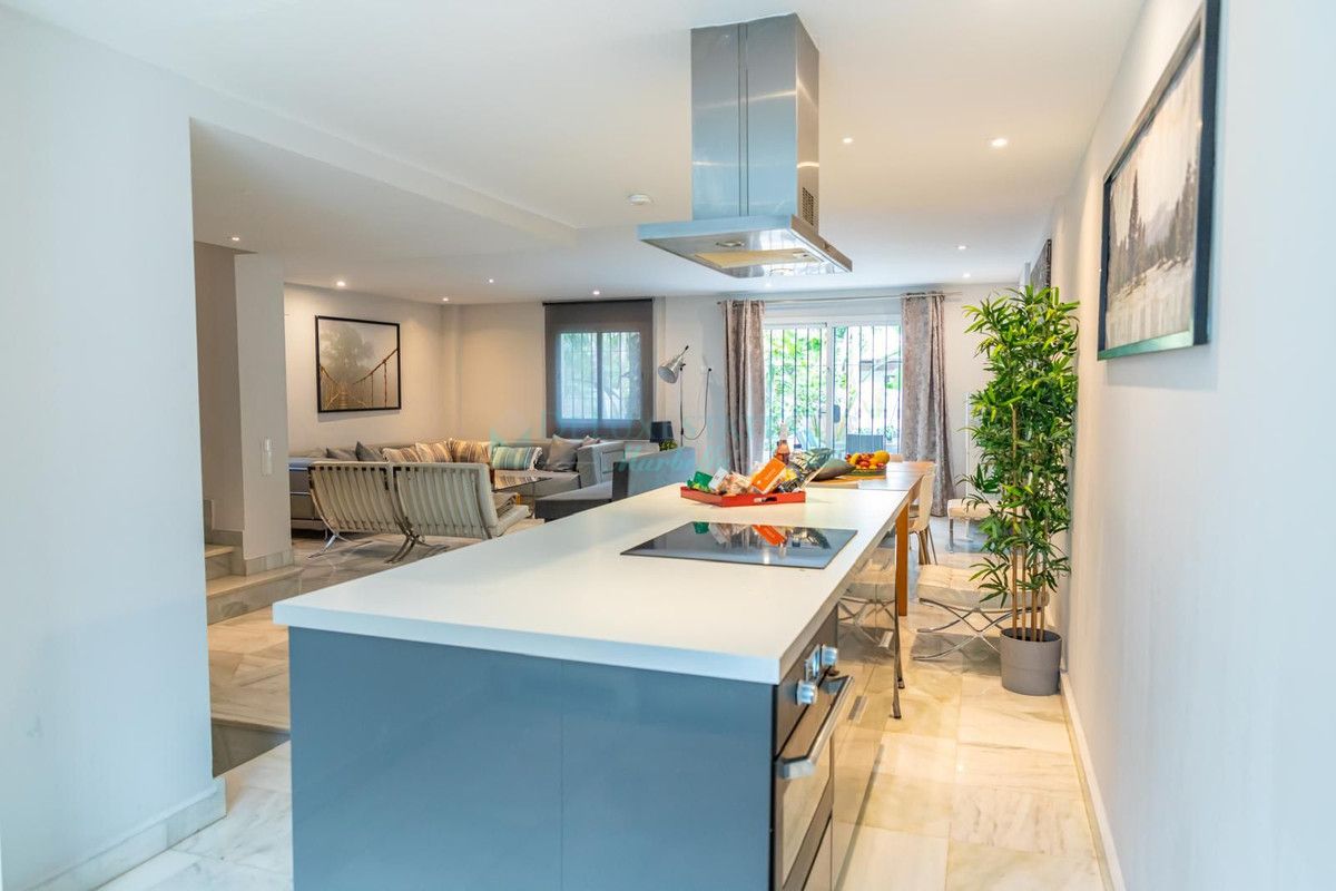 Town House for rent in Nueva Andalucia