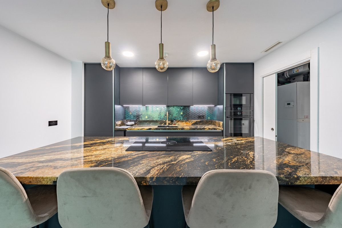 Ground Floor Apartment for sale in Benahavis