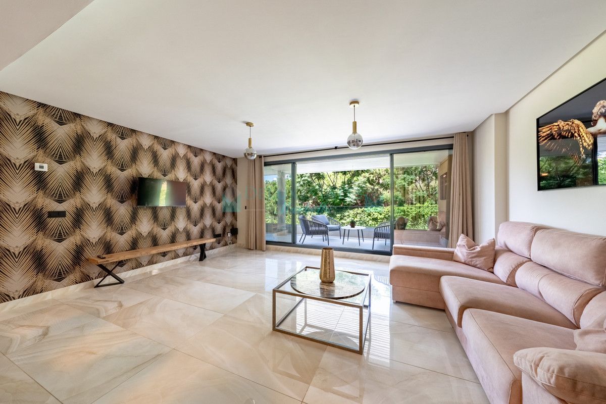 Ground Floor Apartment for sale in Benahavis