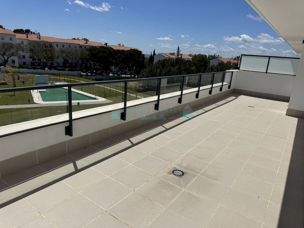 Penthouse for sale in Selwo, Estepona