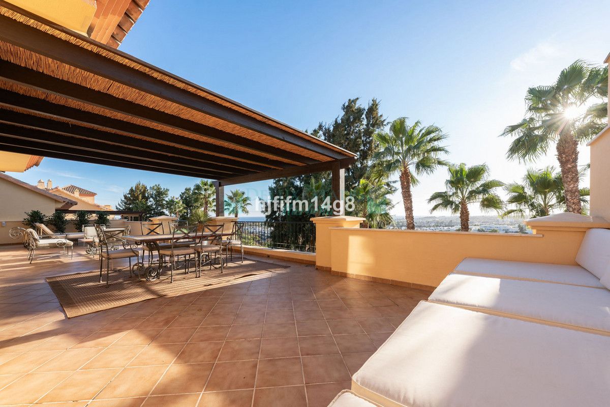 Penthouse for sale in Nueva Andalucia