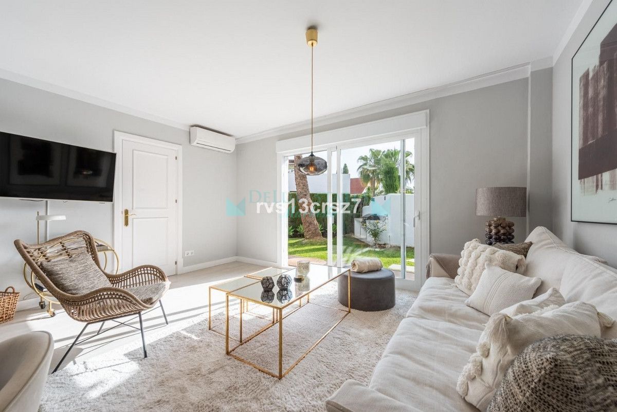 Ground Floor Apartment for sale in Nueva Andalucia