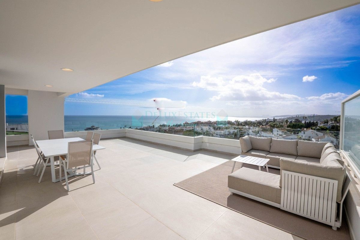 Penthouse for sale in Estepona