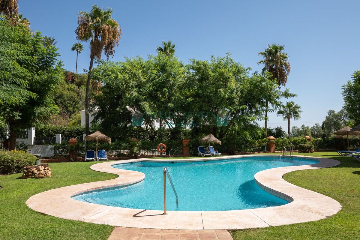 Apartment for sale in Benahavis