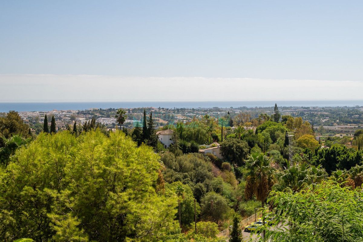 Apartment for sale in Benahavis