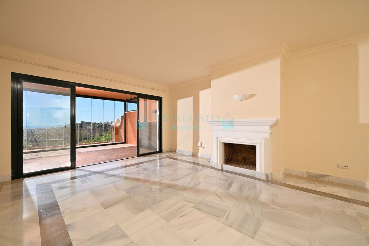 Apartment for sale in Benahavis