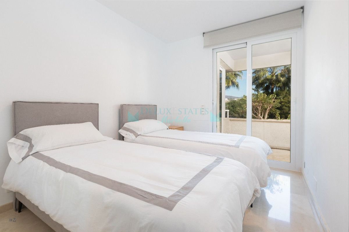 Apartment for sale in Estepona