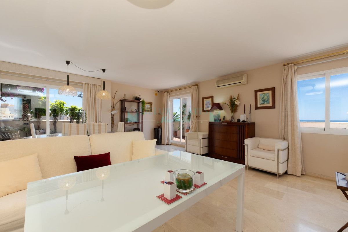 Penthouse for sale in Estepona