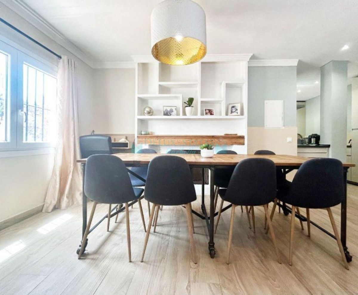 Villa for sale in Benahavis