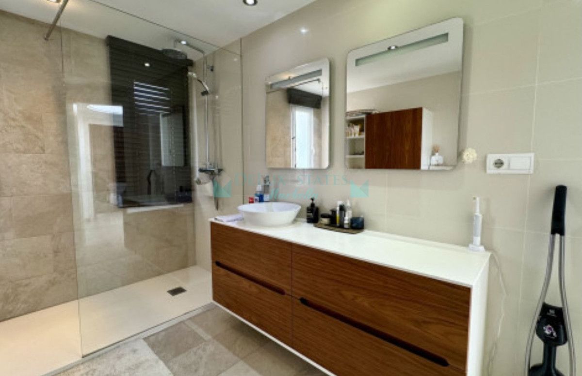 Penthouse for sale in Estepona